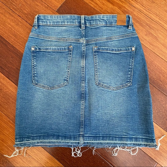 Zara Denim Skirt - Picture 2 of 4